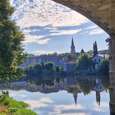 L'Ancienne Forge - A Stylish Medieval Holiday Home Confolens Zewnętrze zdjęcie